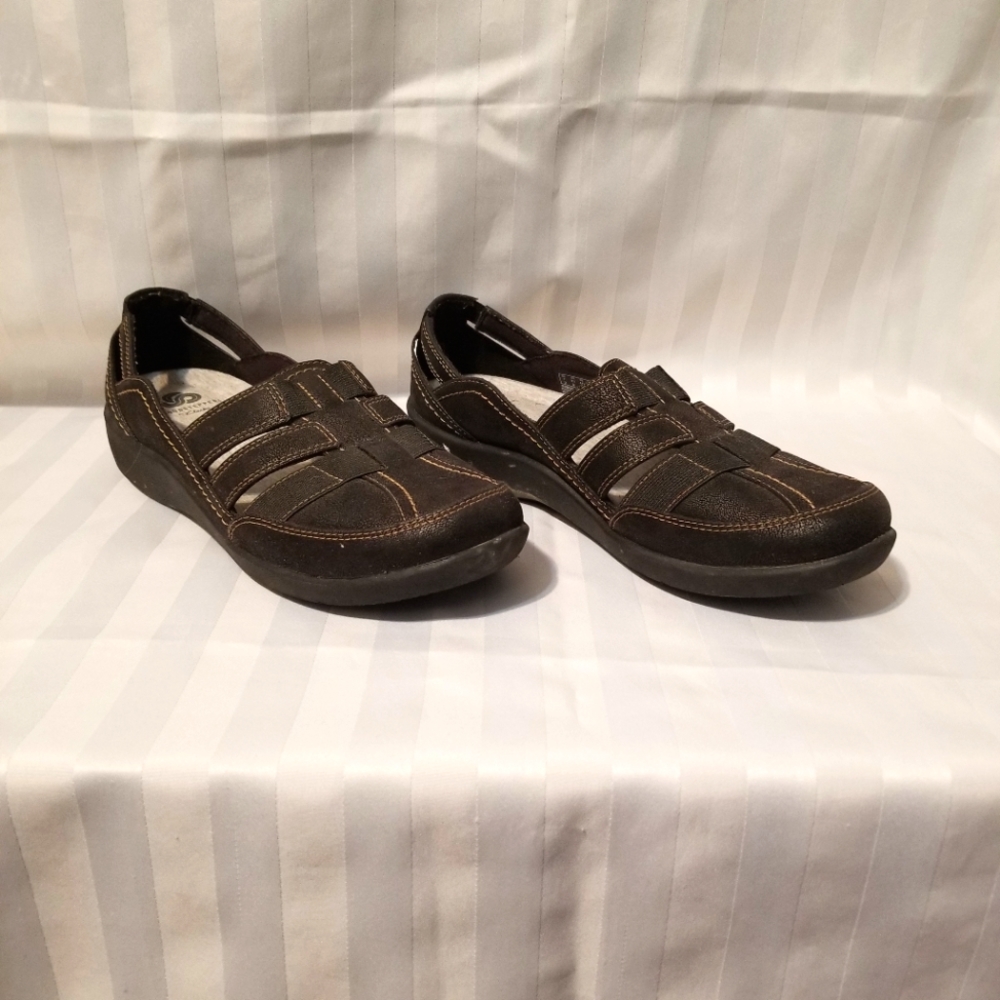 Super Nice Clarks Cushioned Cloudstepper Loafers - image 1